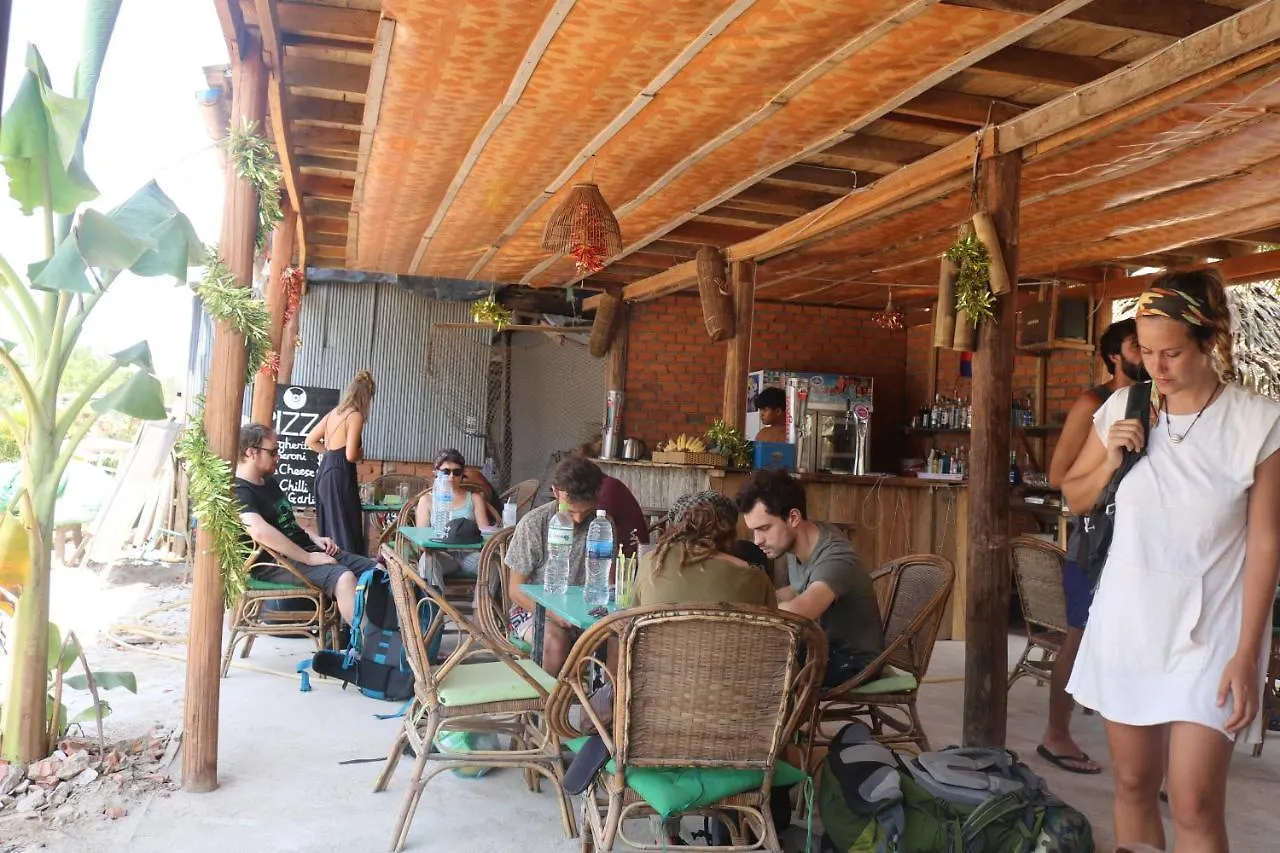 Banana Beach Bungalow & Restaurant Сиануквиль