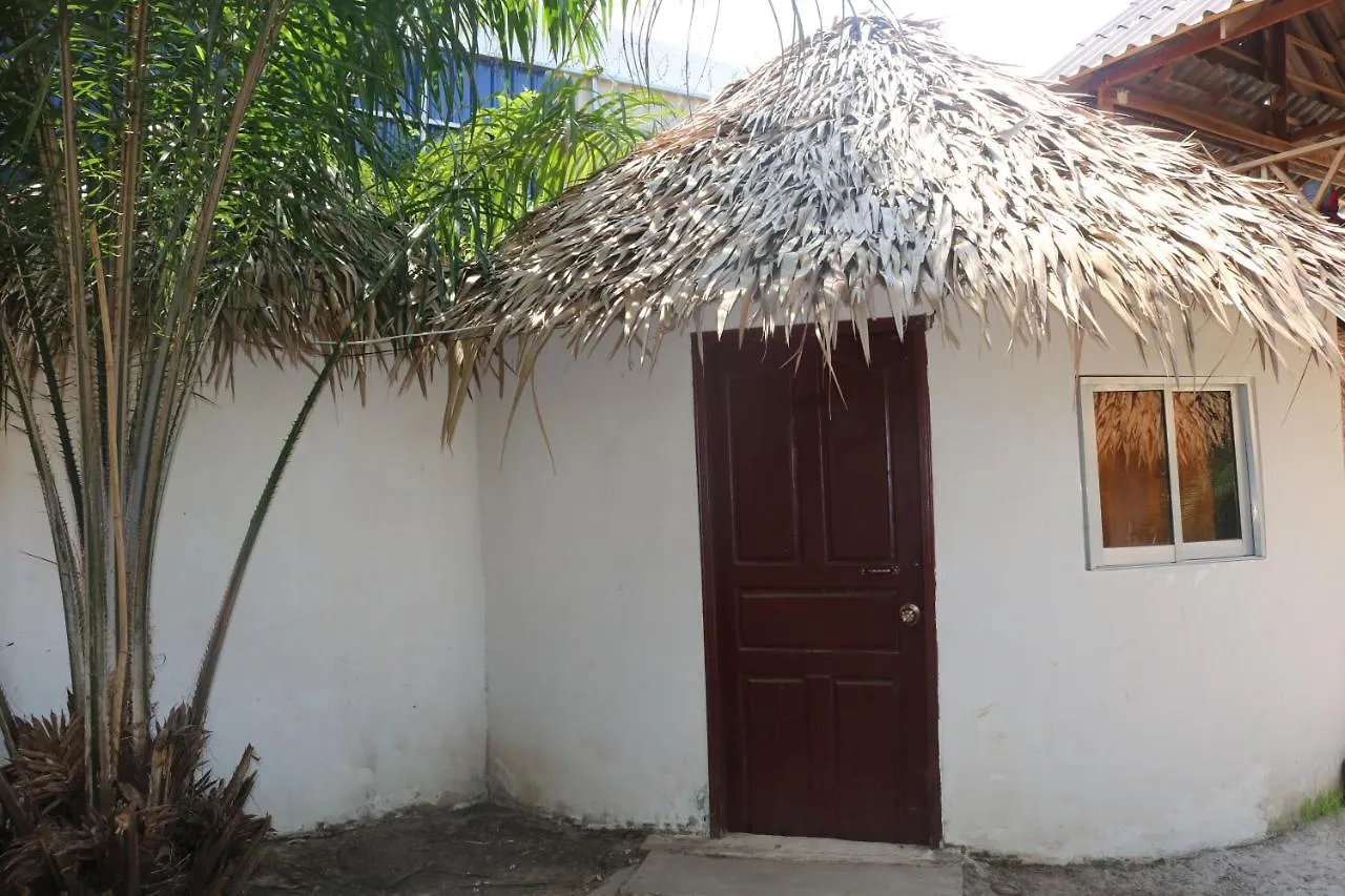 Banana Beach Bungalow & Restaurant Апартаменты
