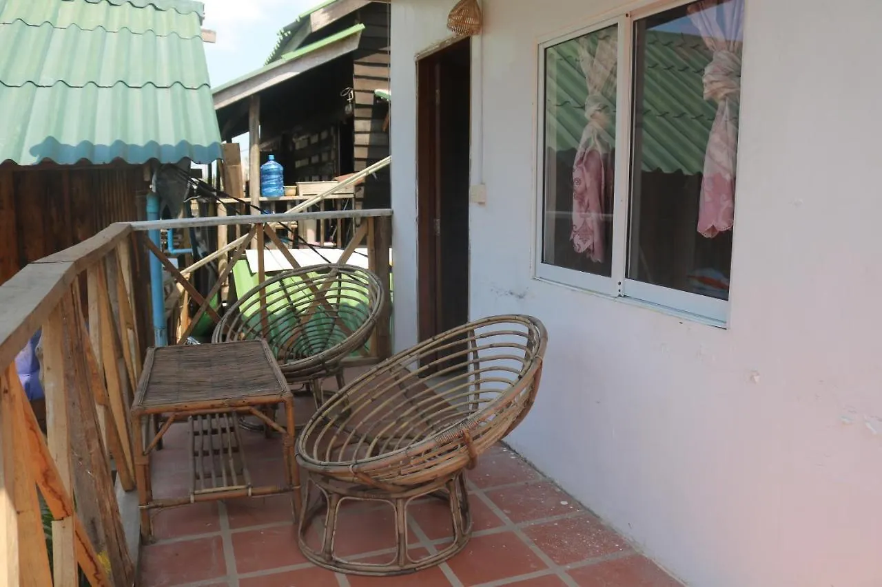 Banana Beach Bungalow & Restaurant 0*, Sihanoukville